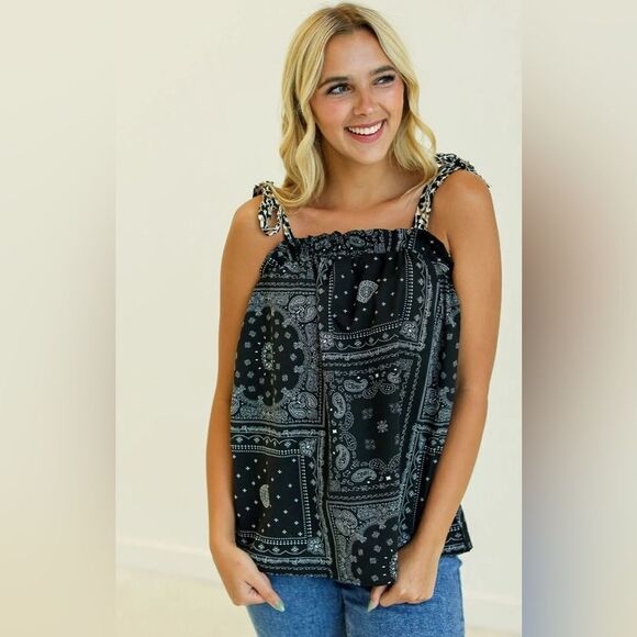 THE CARRY ON TIE STRAP TANK TOP, BANDANA &
LEOPARD - Picture 1 of 8
